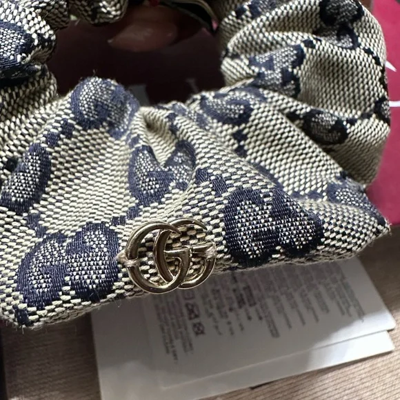 Gucci Monogram Beige and Brown Hair Scrunchie Gucci Gg-Monogram Canvas Hair Scrunchie - Beige/Dark Brown  main image 4